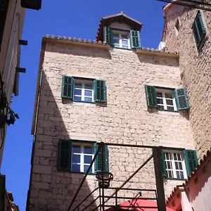 Toni Palace Maison d'hôtes